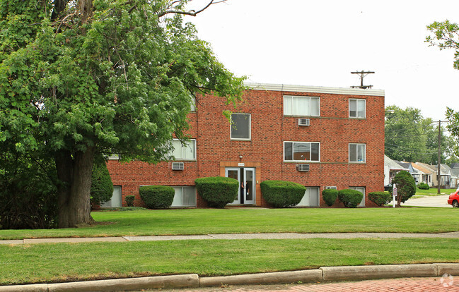 Building Photo - 13065 Puritas