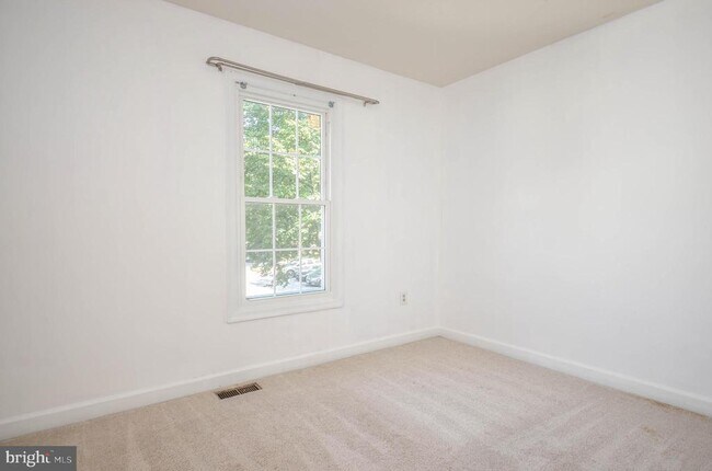 Building Photo - 62 Drumcastle Ct