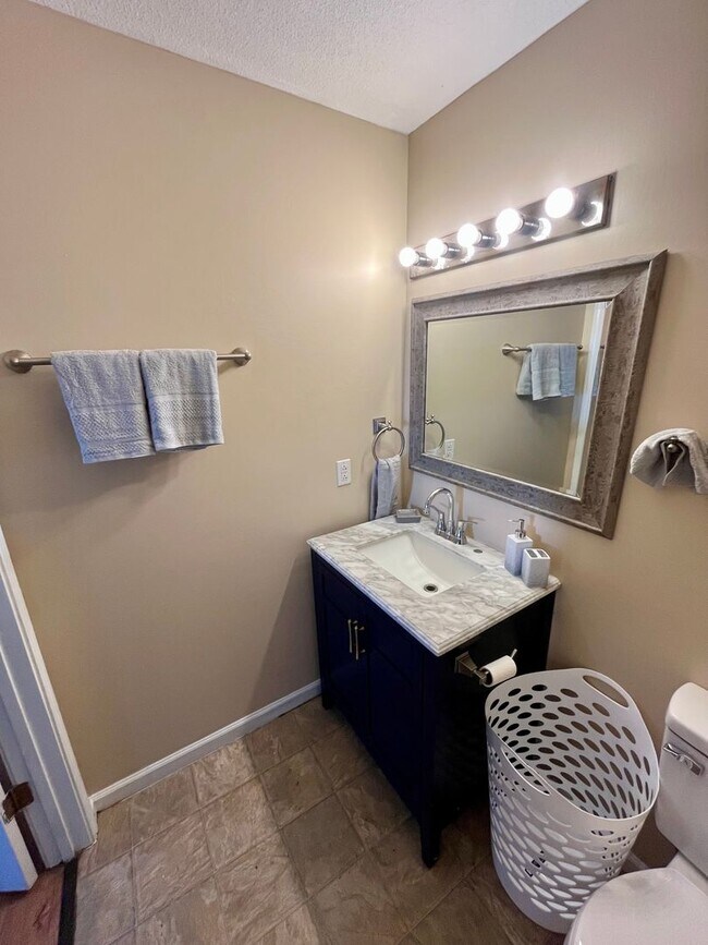 Building Photo - 332 Commerce Loop