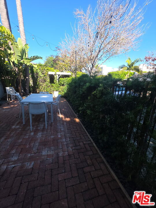 Building Photo - 525 Broadway St