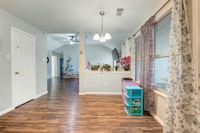 Building Photo - 7302 Greenwood Point Dr