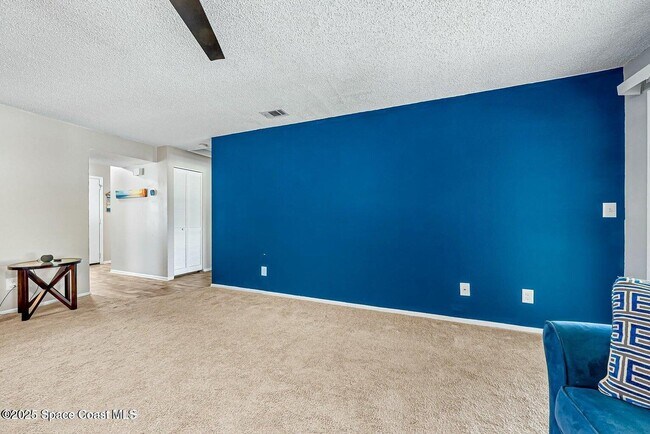Building Photo - 2175 Golf Isle Dr