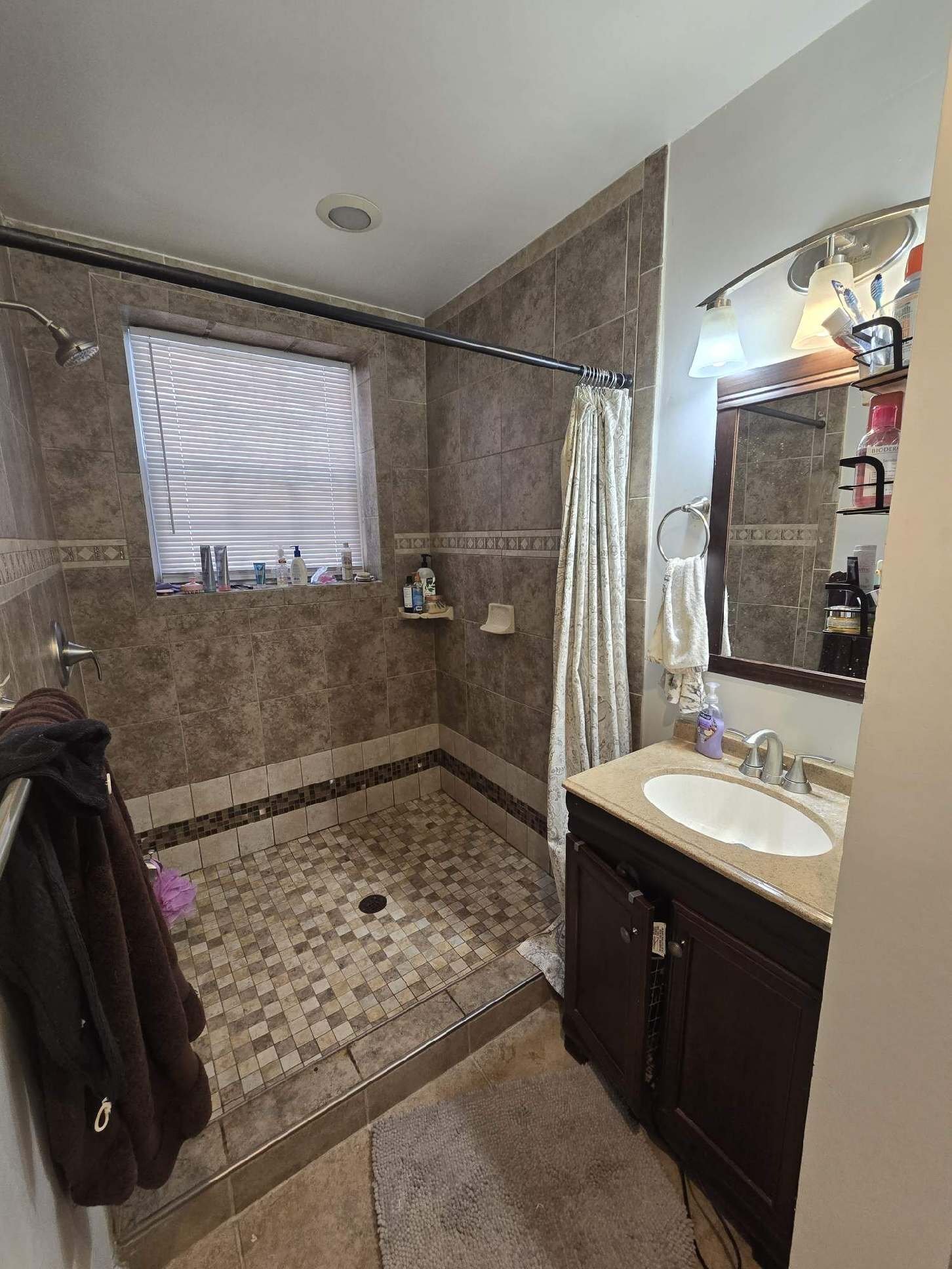 Building Photo - 3125 Hanover Ave