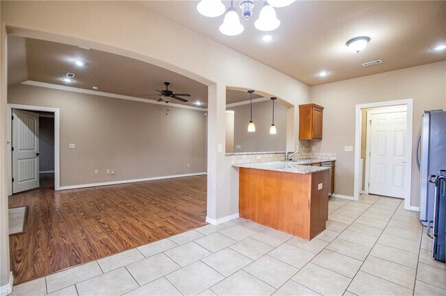 Building Photo - 4312 W Murfield Dr