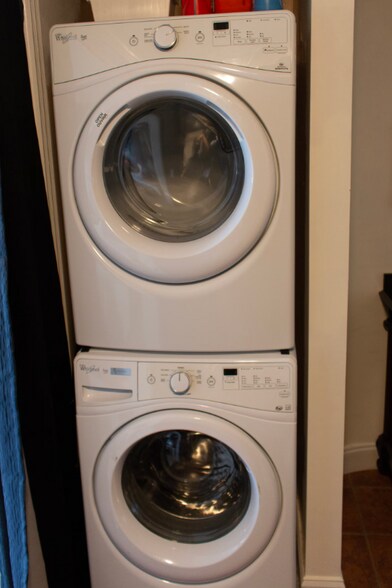 Building Photo - 11 Music Square E