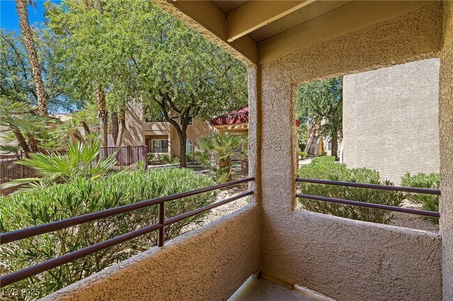 Building Photo - 9325 W Desert Inn Rd