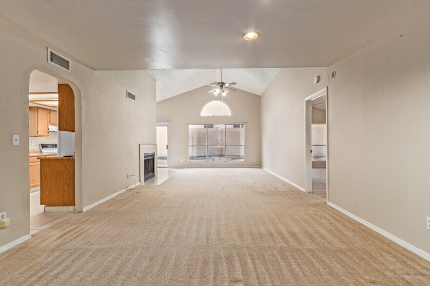 Building Photo - 518 E Wescott Dr