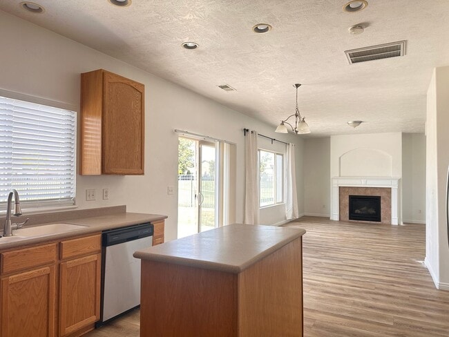 Building Photo - Great Lehi Home Now Available!