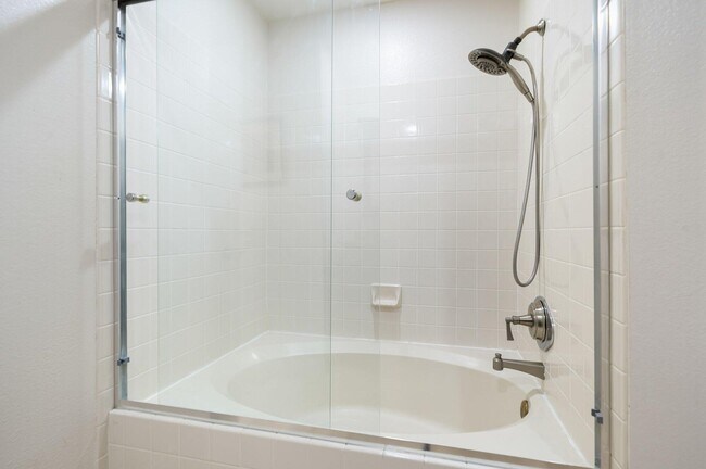 Building Photo - 55559 Winged Foot