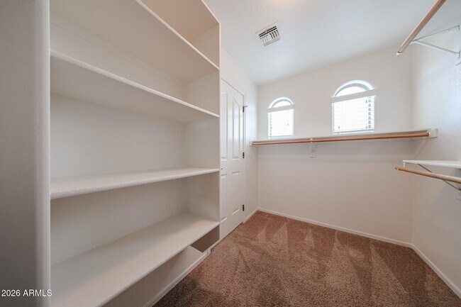 Building Photo - 9043 W Fullam St