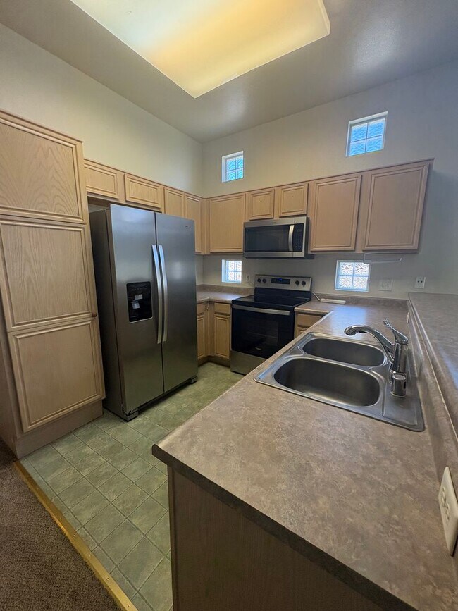 Building Photo - Move in ready North Carson