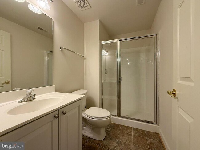 Building Photo - 4415 Medallion Dr