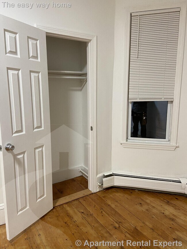 Building Photo - 252 Windsor St