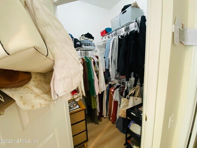 Building Photo - 10550 Baymeadows Rd