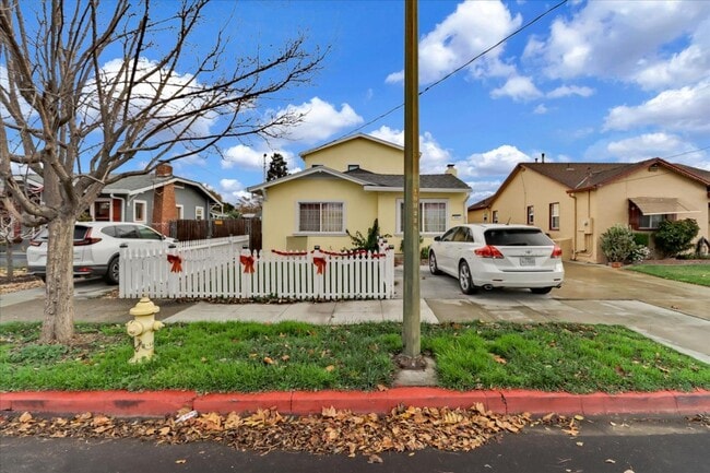 Primary Photo - 646 N 15th St