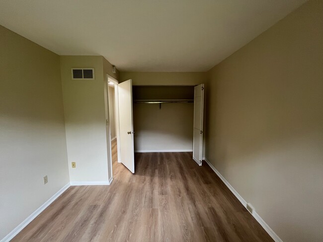 Building Photo - 7426 Lighthouse Point