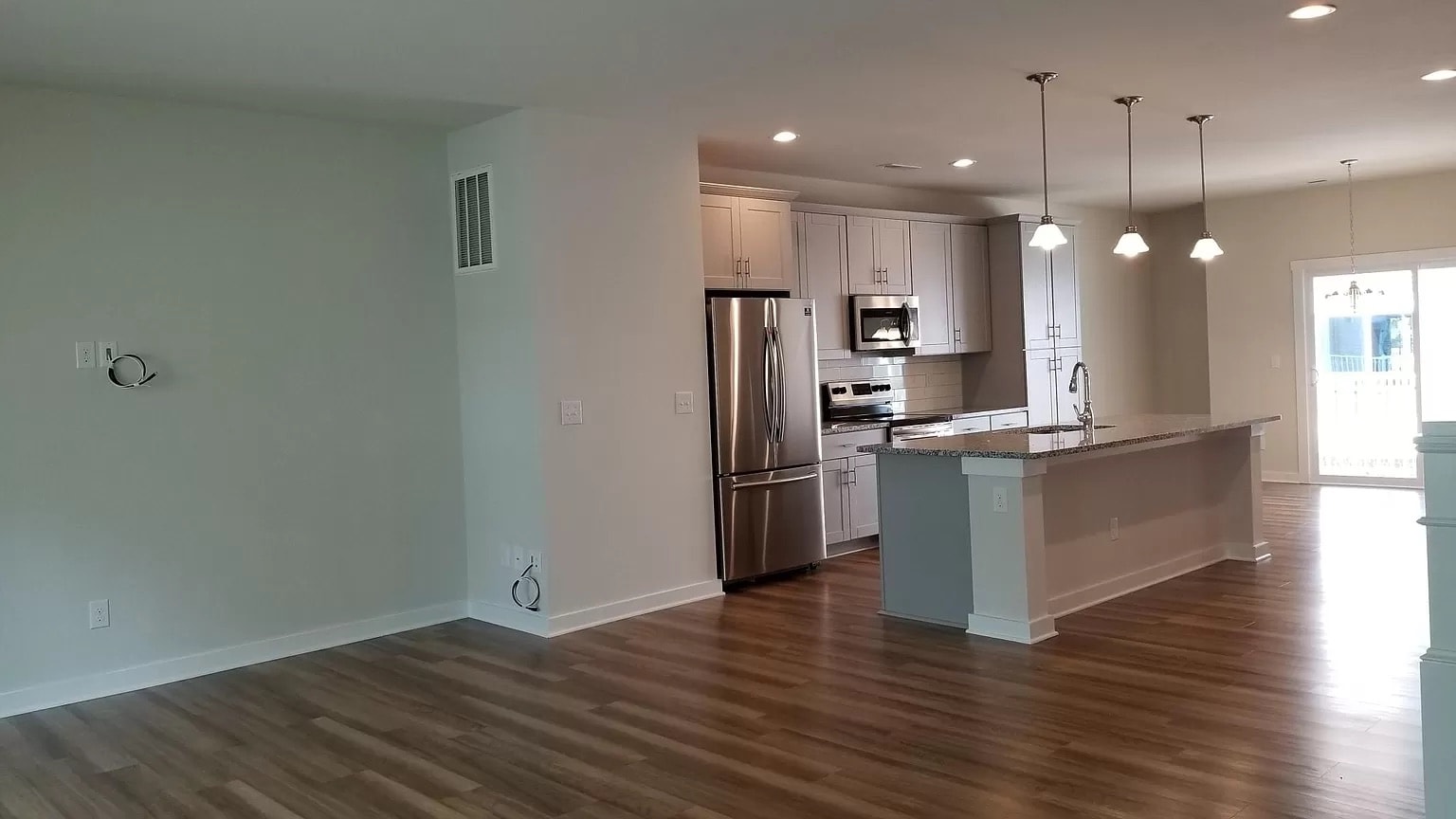 Building Photo - Room in Townhome on Sharon Towns Dr