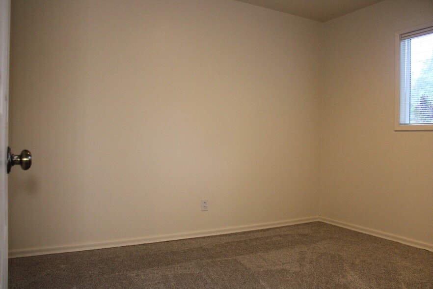 Building Photo - 1219 1st St