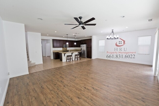 Building Photo - Stunning 4-bedroom, 3-bathroom home