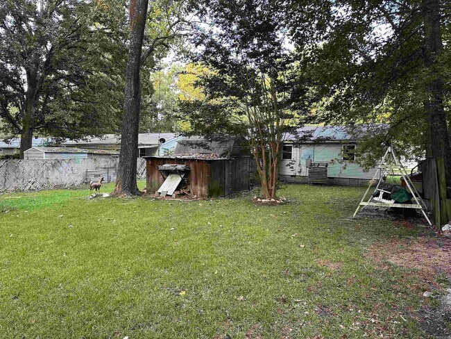 Building Photo - 819 Edgehill