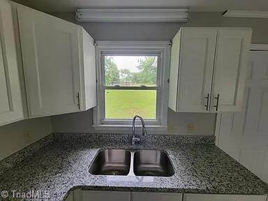 Building Photo - 1615 E 10th St