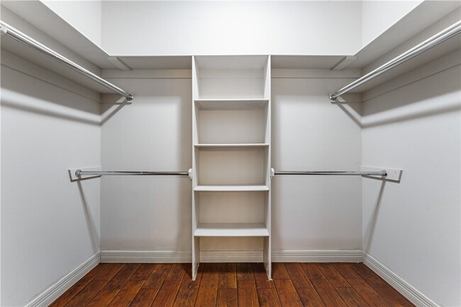 Building Photo - 4303 W Olive St