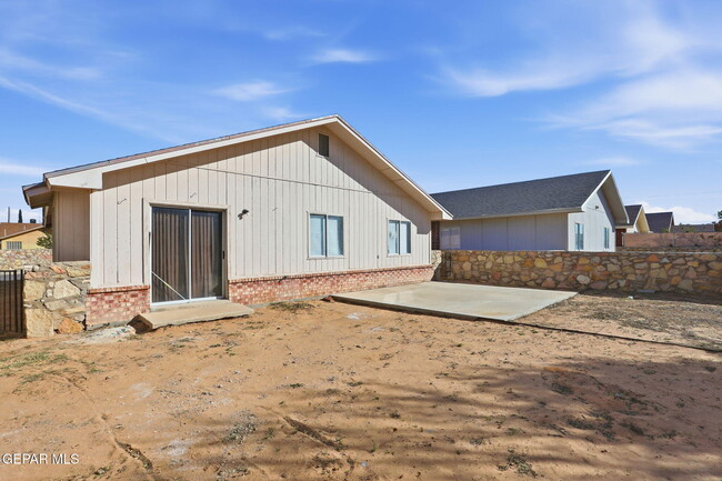 Building Photo - 3413 Yellow Rose St