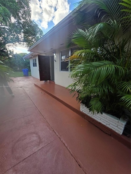 Building Photo - 2834 SW 37th Ave