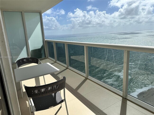 Building Photo - 1830 S Ocean Dr