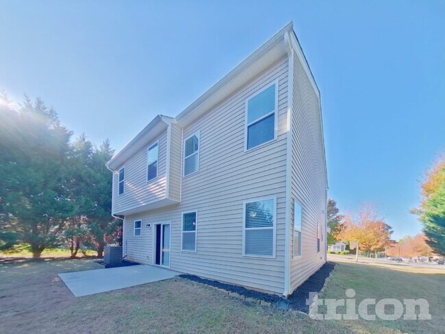 Building Photo - 806 Simones Ct