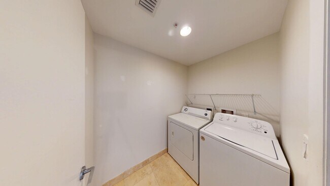 Building Photo - 550 Okeechobee Blvd