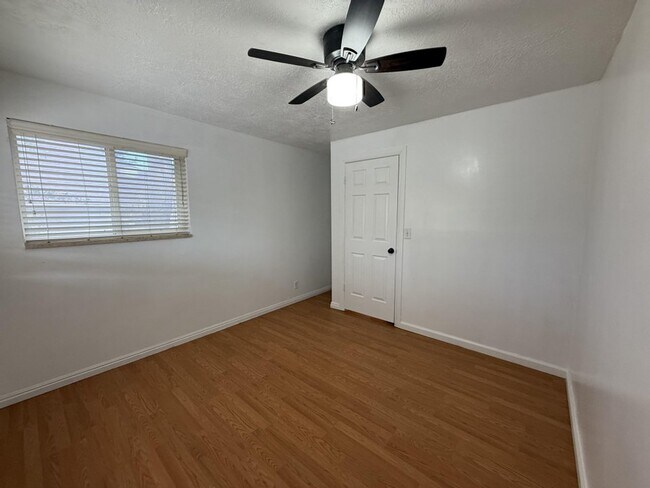Building Photo - 2493 S 600 E