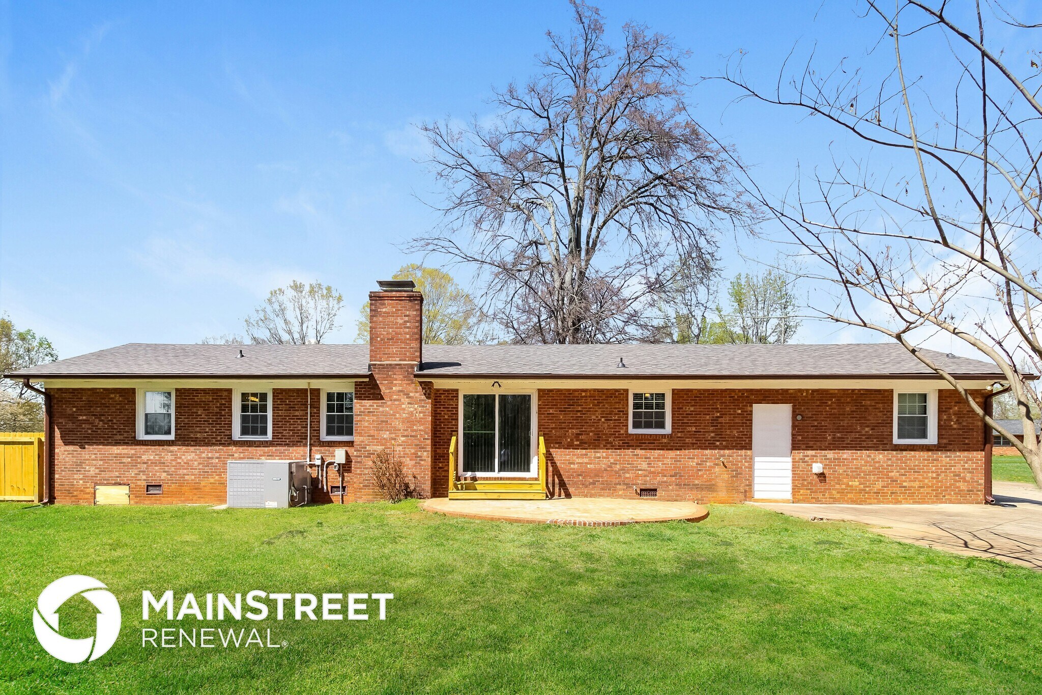 Building Photo - 2628 White Oak Dr