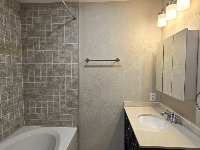 Building Photo - 4055 Cypressdale Dr