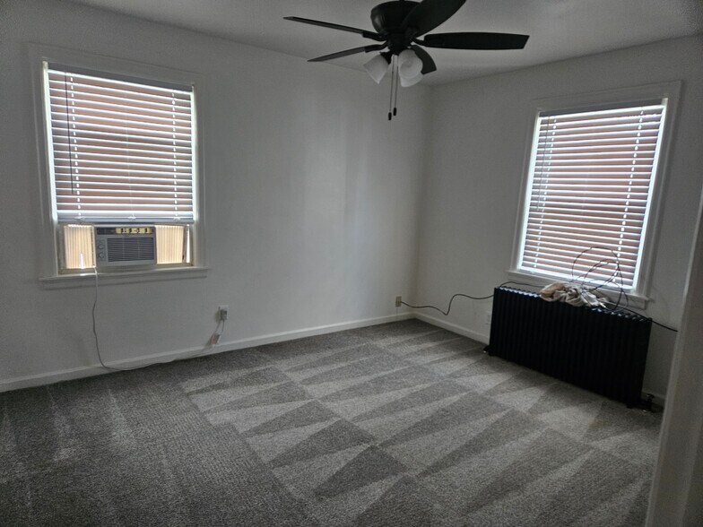 Bedroom - 105 Ohio St