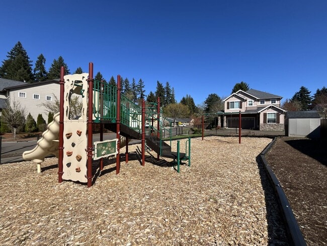 Building Photo - Beautiful 5 Bedroom Home + Office with Grand Entry, Gourmet Kitchen & Private Backyard