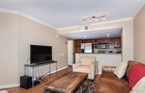 Building Photo - RB 1 Br 1 Bath Granite Kitchen Luxury Condo $2400 Avail July 1st