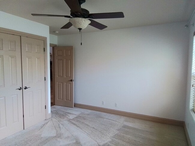 Building Photo - High Desert Home