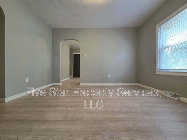 Building Photo - 2236 S 14th St