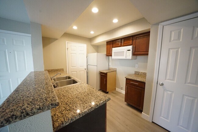 Building Photo - 6800 E Lake Mead Blvd