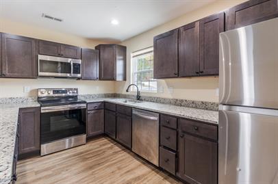 Building Photo - 932 Warrior Hill Dr