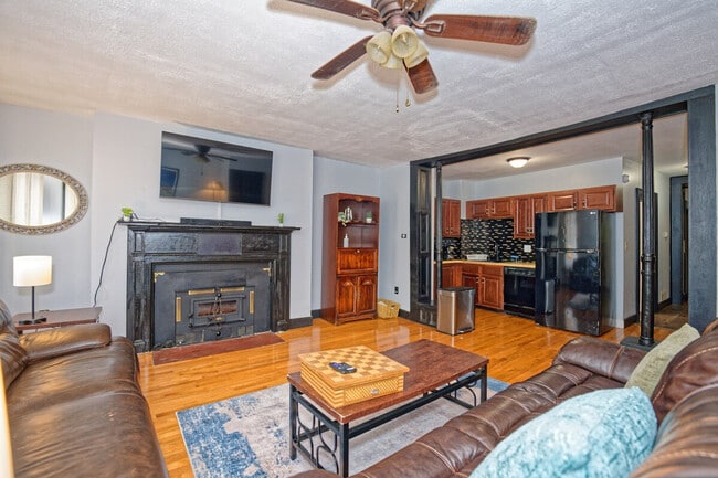 Building Photo - 111 Green St