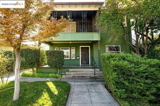 Primary Photo - 561 McLeod St