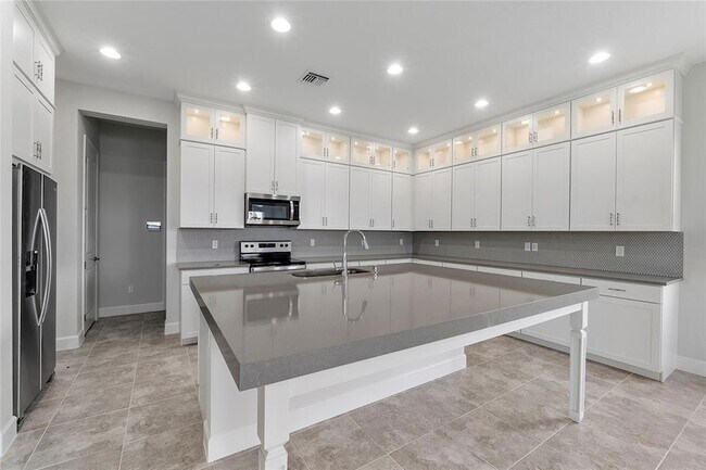 Building Photo - 5206 Liberty Ln