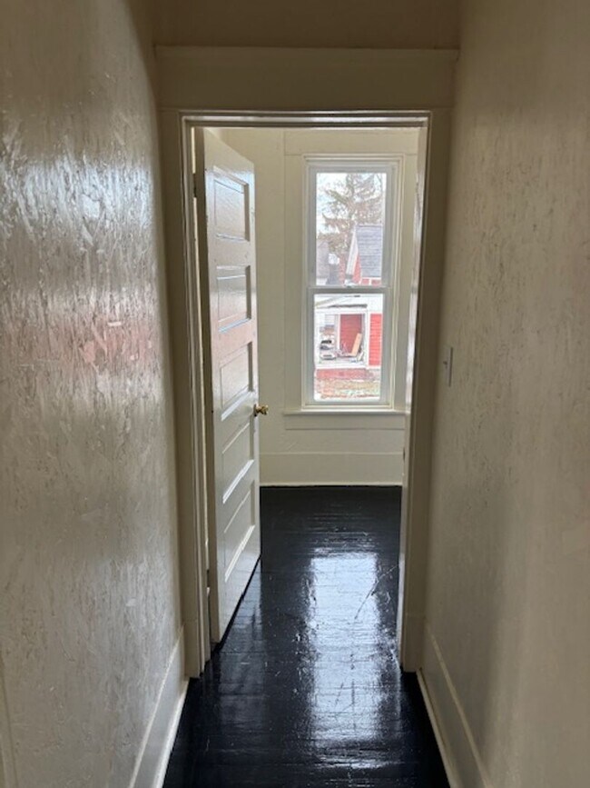 Building Photo - 1468 Hoyt St