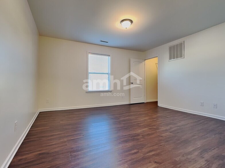 Building Photo - 12851 Clydesdale Dr
