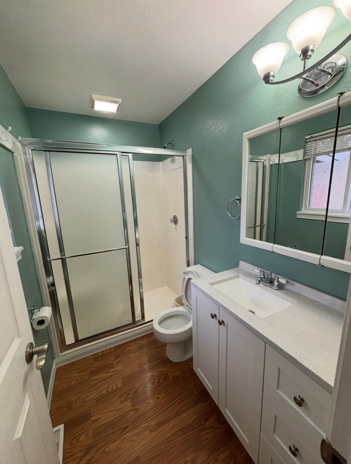 Building Photo - 3227 Lynn Ave