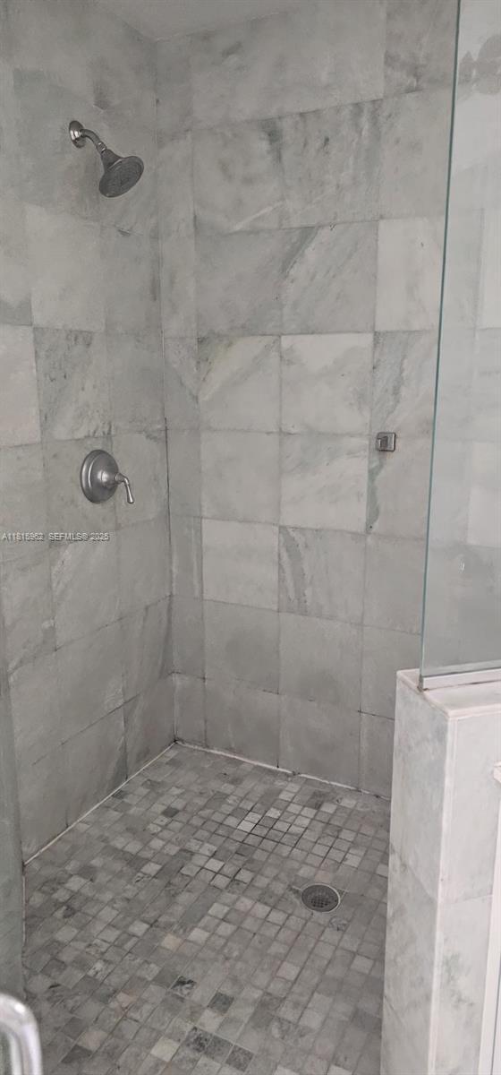 Building Photo - 1060 Brickell Ave