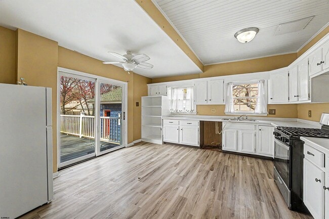 Building Photo - 615 Shore Rd