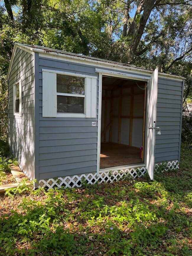 Building Photo - Beautiful 3 Bedroom 2 Bathroom in Sanford FL!